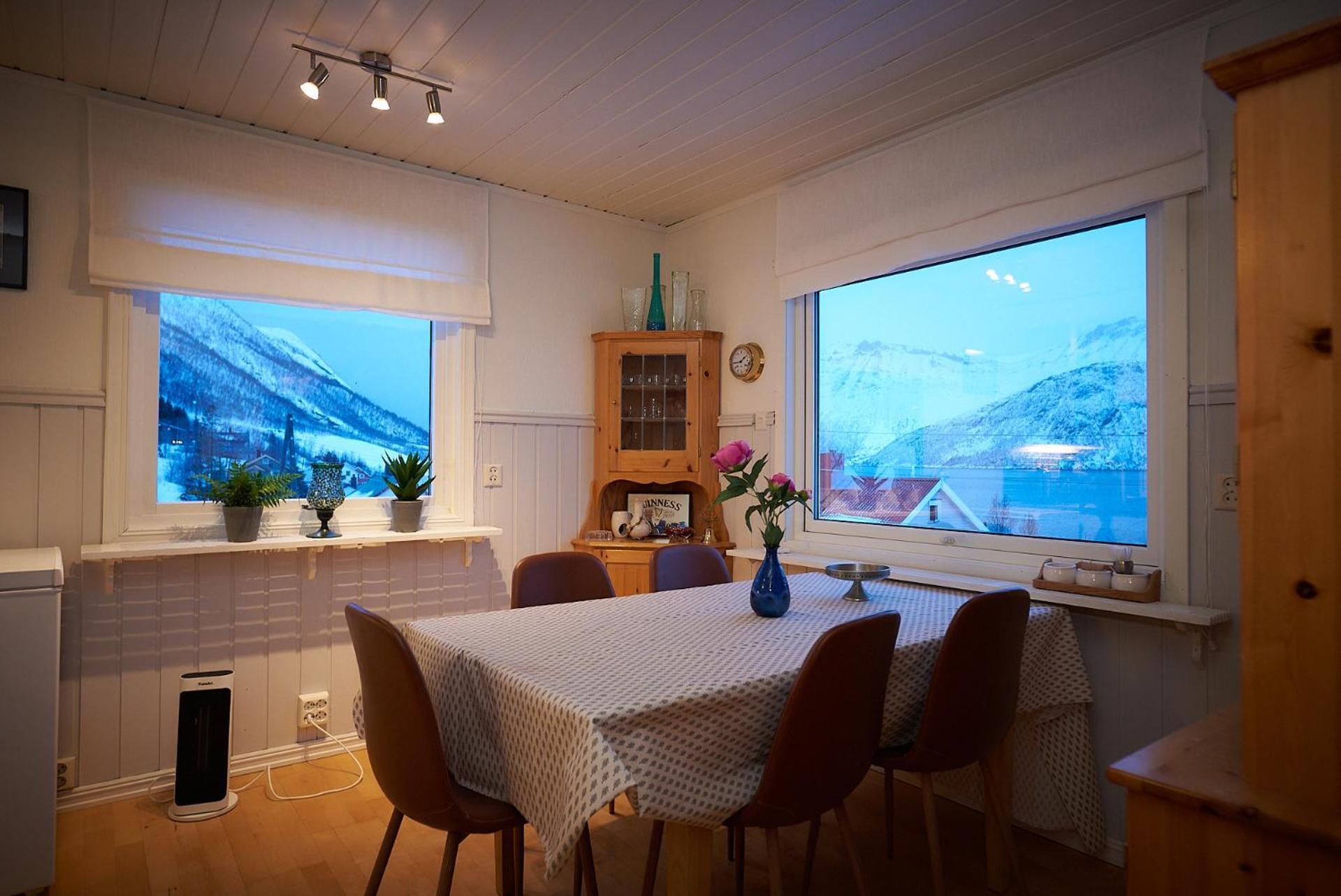 Rigmorhuset Holiday home Fjordgard